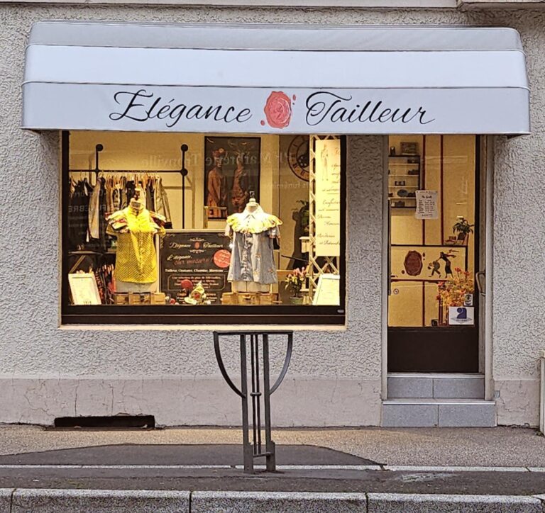 Façade de l’atelier Élégance Tailleur à Metz Sablon, spécialisé en uniformes militaires et montage de décorations.